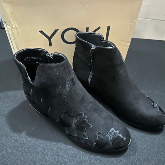 Black Embroidery Block Heel Bootie 7914 - Picture 2 of 9